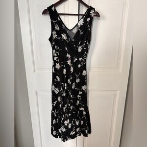 Gilli Black and White Floral V Neck Maxi Dress